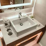 Courtyard 4*
