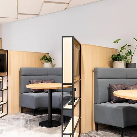 Отель Courtyard 4*