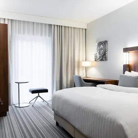 Courtyard Hotel 4*
