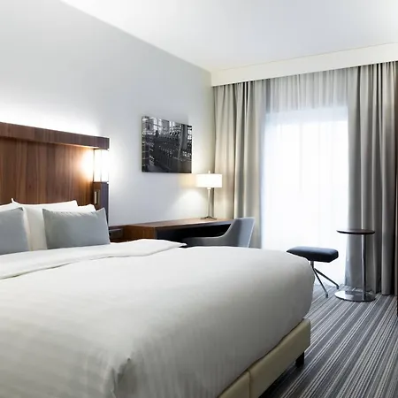 Отель Courtyard 4*