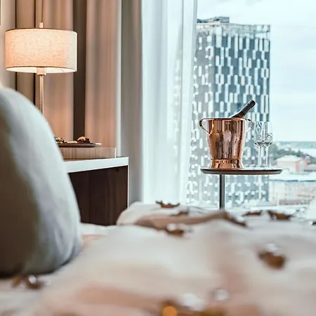 Отель Courtyard 4*