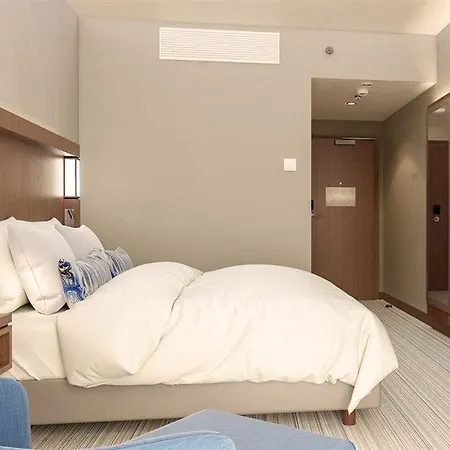 Courtyard 4*