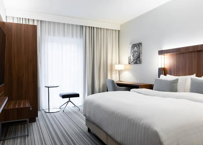 Courtyard מלון 4*