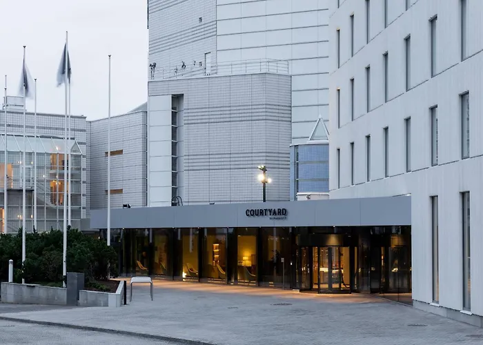 מלון Courtyard 4*