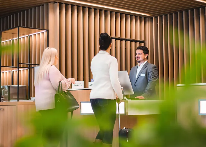 Courtyard מלון 4*