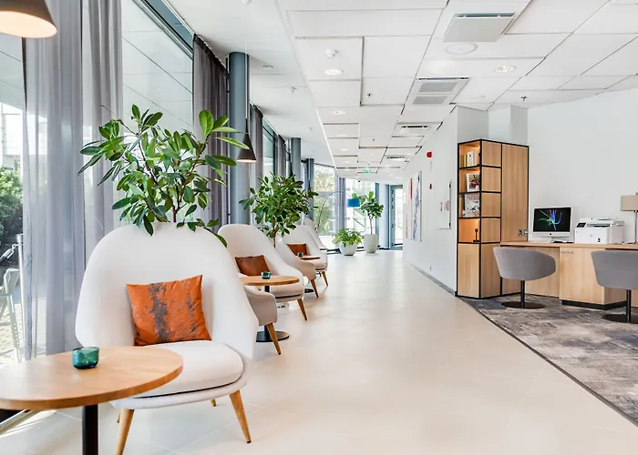 Courtyard 4* טמפרה