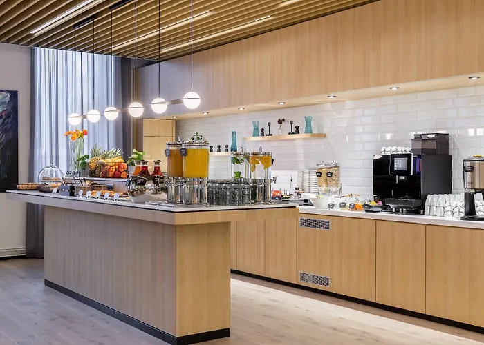 Courtyard 4* טמפרה