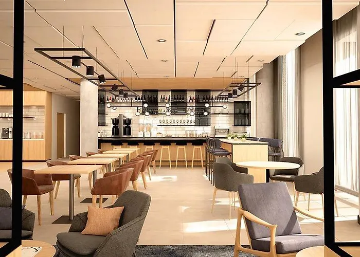 Courtyard טמפרה